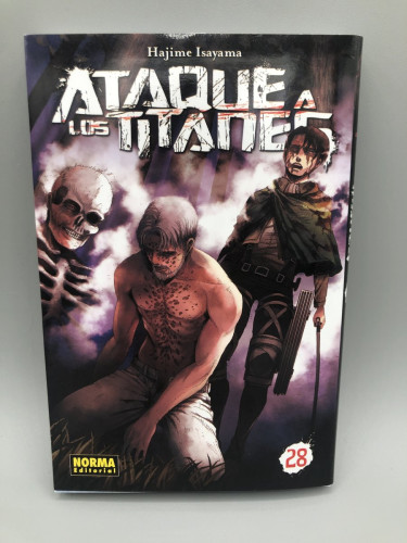 Portada del libro de Ataque a los titanes vol.28  Hajime Isayama