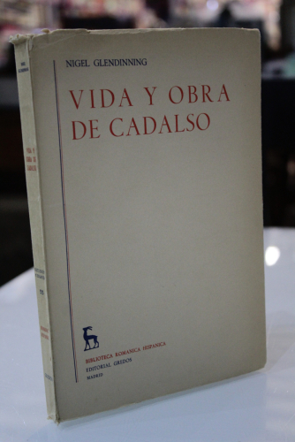 Portada del libro de Vida y obra de Cadalso.