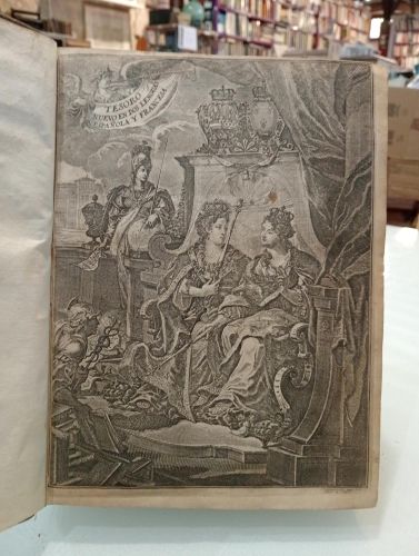 Portada del libro de Diccionario nuevo de las lenguas española y francesa en dos partes. 3ª Edición. 1734. Dos tomos. 