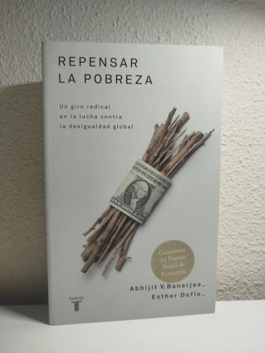 Portada del libro de Repensar la pobreza. Un giro radical en la lucha contra la desigualdad global