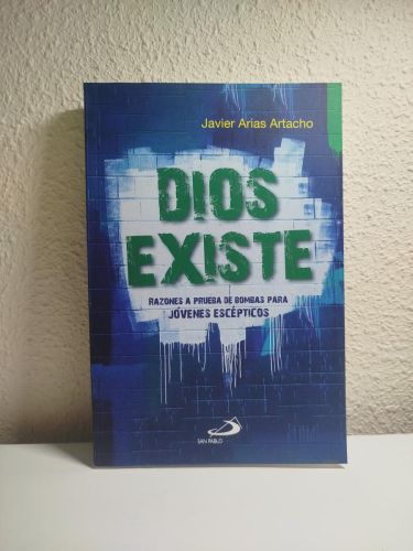 Portada del libro de Dios existe