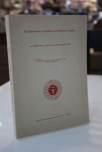 Portada del libro de Os Oestrimnios, os Saefes e a Ofiolatría en Galiza