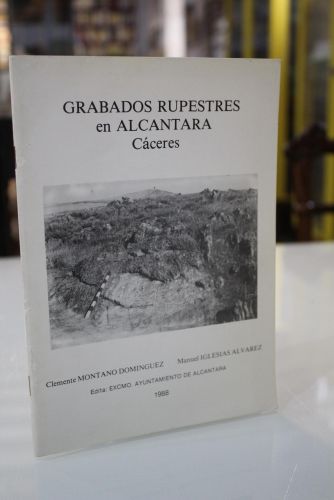 Portada del libro de Grabados rupestres en Alcántara. Cáceres.