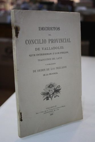 Portada del libro de Decretos del Concilio Provincial de Valladolid que interesan a los fieles.