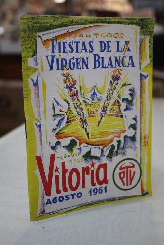 Portada del libro de Fiestas de la Virgen Blanca. Vitoria. Agosto 1961