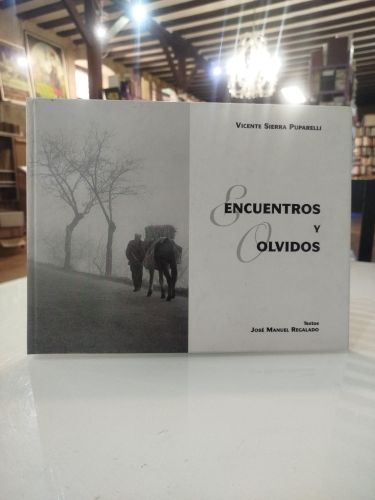 Portada del libro de Encuentros y olvidos