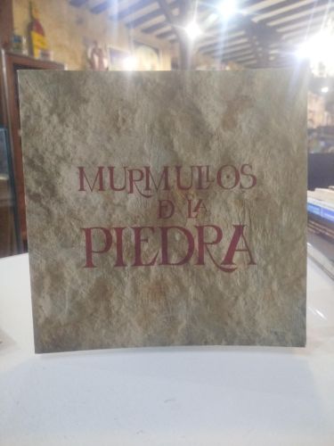 Portada del libro de Murmullos de la Piedra