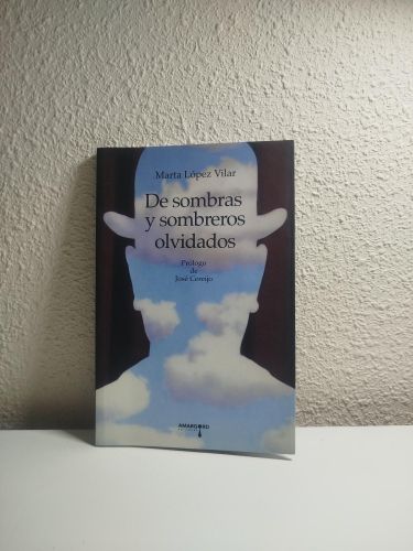 Portada del libro de De sombras y sombreros olvidados
