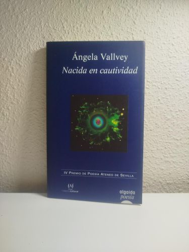 Portada del libro de Nacida en cautividad