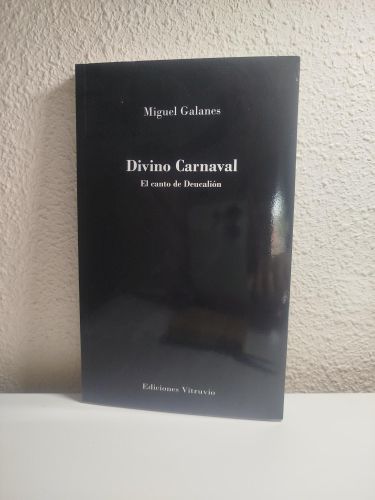 Portada del libro de Divino carnaval