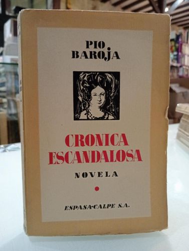 Portada del libro de Crónica escandalosa