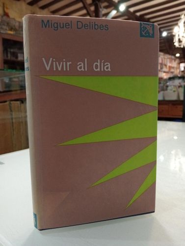 Portada del libro de Vivir al día