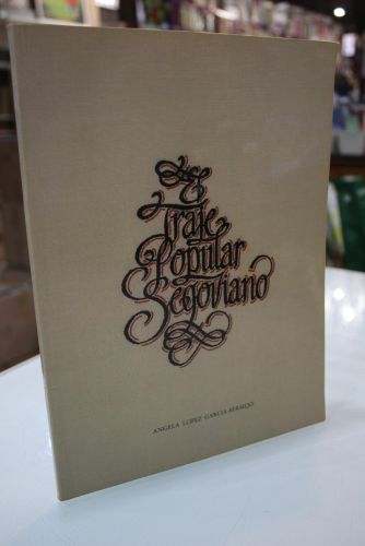Portada del libro de El traje popular segoviano