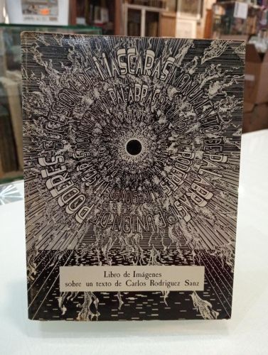 Portada del libro de Sucesión de máscaras, monumento de palabras, reunión de poderes. Libro de imágenes sobre un texto de...