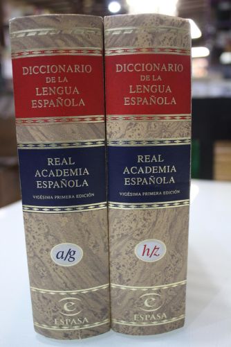 Portada del libro de Diccionario de la Lengua Española. Real Academia Española. Vigésima Primera Edición.- Dos Tomos.