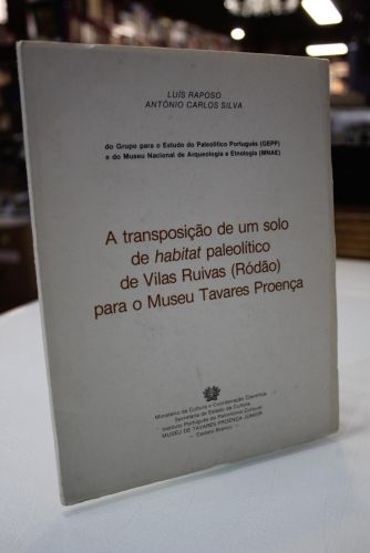 Portada del libro de A transposição de um solo de habitat paleolítico de Vilas Ruivas (Ródão) para o Museu Tavares Proença