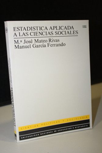 Portada del libro de Estadística aplicada a las Ciencias Sociales