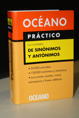 Portada del libro de Océano Práctico. Diccionario de sinónimos y antónimos.