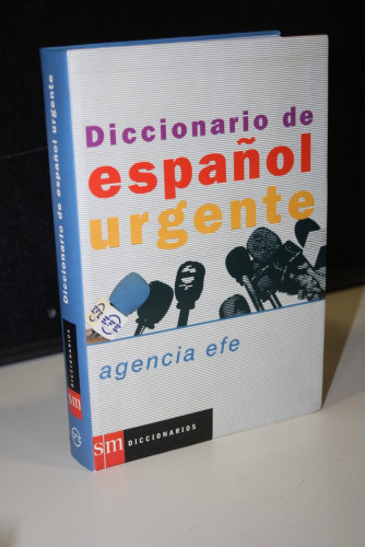 Portada del libro de Diccionario de español urgente