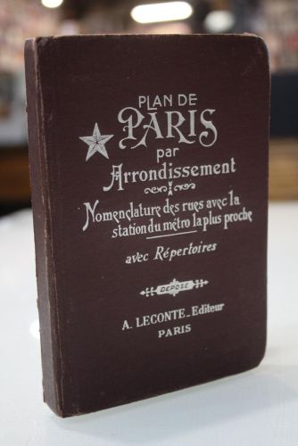 Portada del libro de Plan de Paris par Arrondissement. Guide indicateur des Rues de Paris avec les stations du Métropolitain...