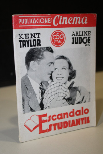 Portada del libro de Escándalo Estudiantil. Basada en la película del mismo nombre.- Publicaciones Cinema, 32.