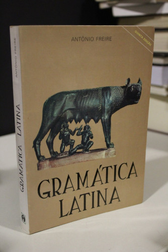Portada del libro de Gramática Latina