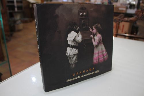 Portada del libro de Granada, memoria de un cambio de siglo. Catálogo.