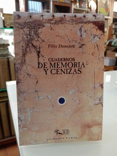 Portada del libro de Cuadernos de memoria y cenizas