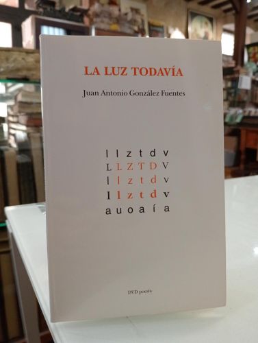 Portada del libro de La luz todavía