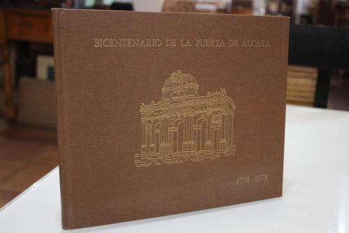 Portada del libro de Bicentenario de la Puerta de Alcalá. 1778-1978.