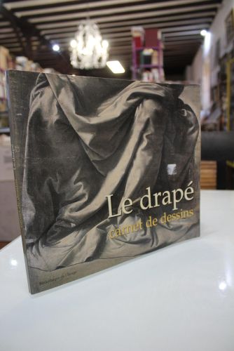 Portada del libro de Le drapé. Carnet de dessins.