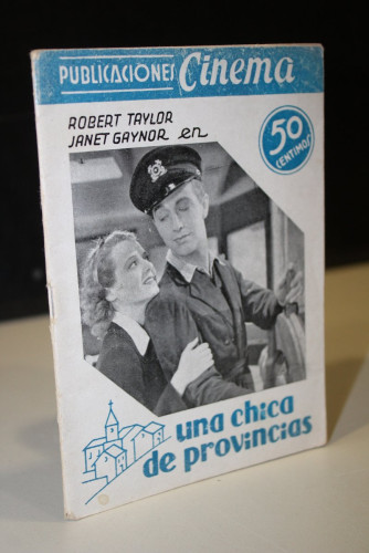 Portada del libro de Una Chica de Provincias. Basada en la película del mismo nombre.- Publicaciones Cinema, 13.