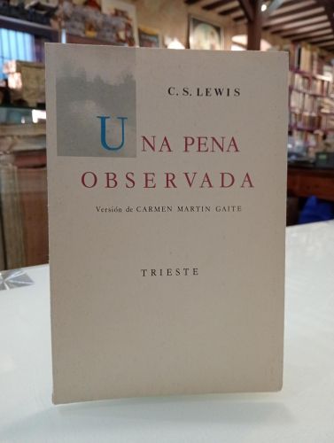 Portada del libro de Una pena observada. Versión de Carmen Martín Gaite. 